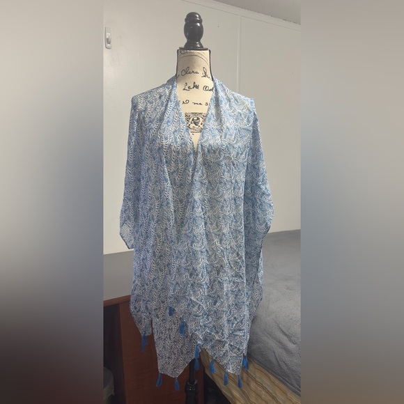 The Met Store Metropolitian Museum of art Blue & White Qing Floral Cover-Up - Picture 5 of 10